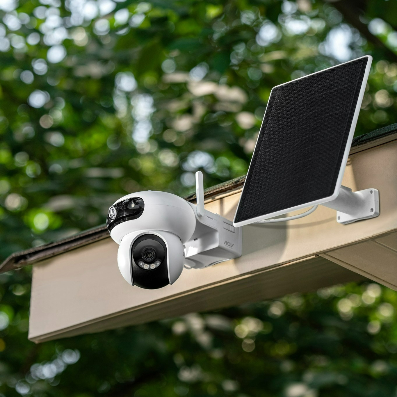 EZVIZ HB90x Dual 4G/WIFI AOV Camera (4MP) and Solar Panel installed on a roof truss