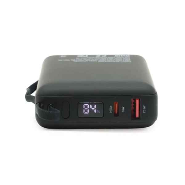 Red-E PD20 Power Traveller 35W Type-C displaying USB ports