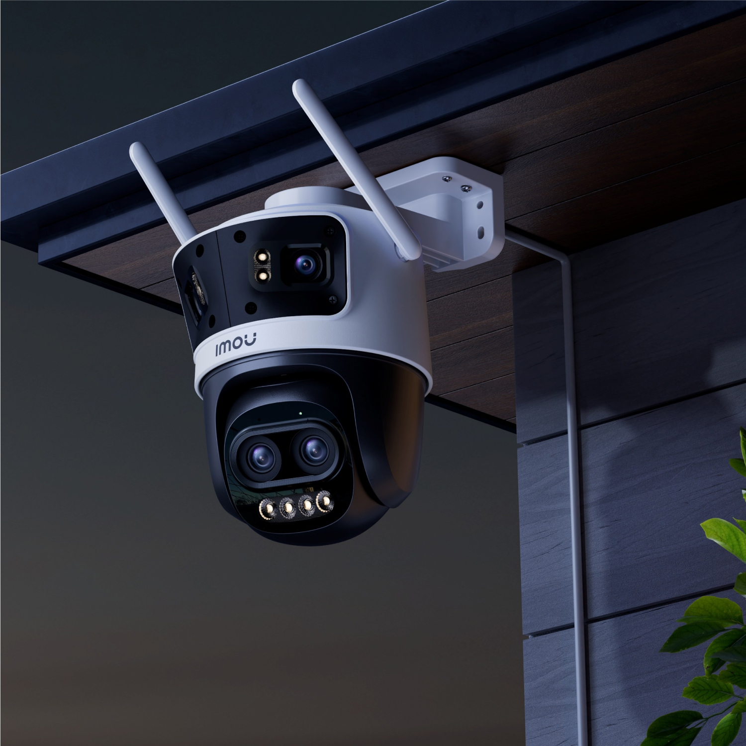 IMOU Cruiser Pano Z installed on a house